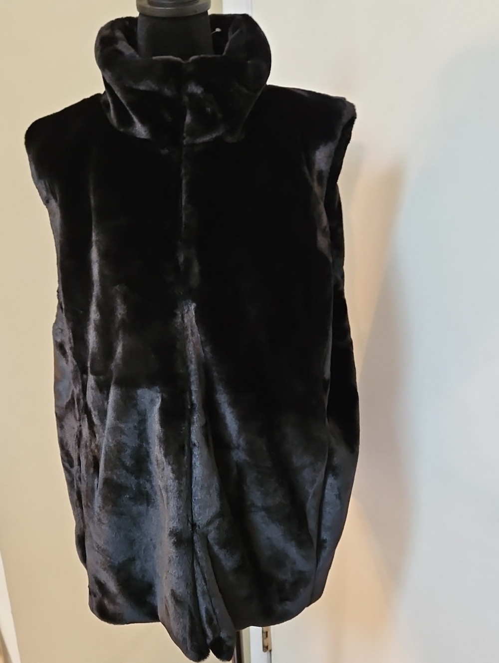 LOFT NWT Black Plush Faux Fur Vest High Neck Full Zip Pockets Layering Women XL